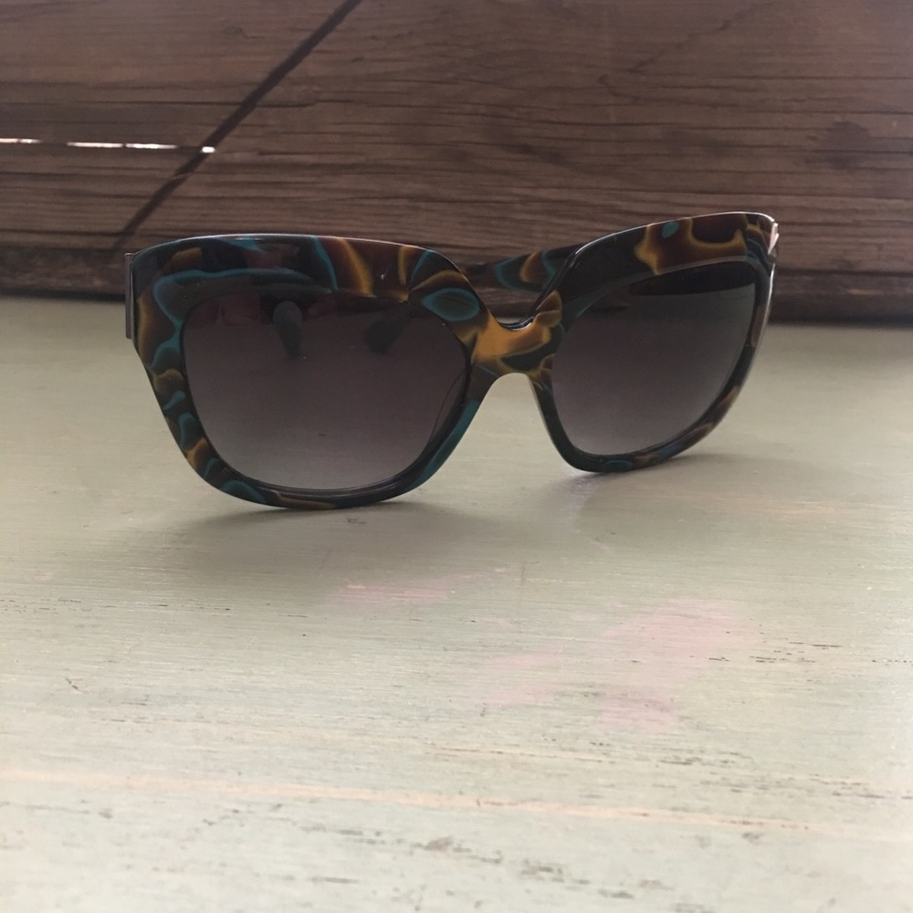 VonZipper “Poly” oversized sunnies